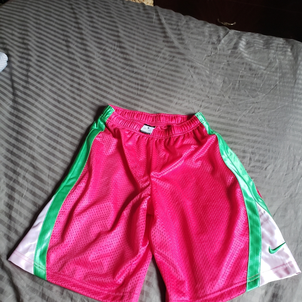 Nike - Picture 2 of 2